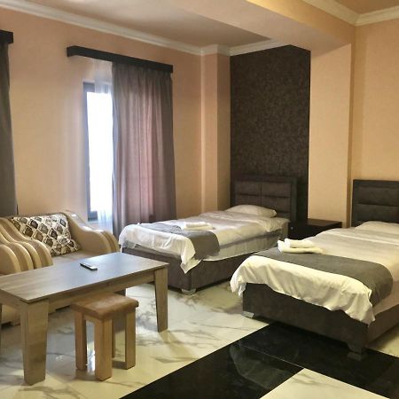 Rp Hotel 耶烈万 外观 照片