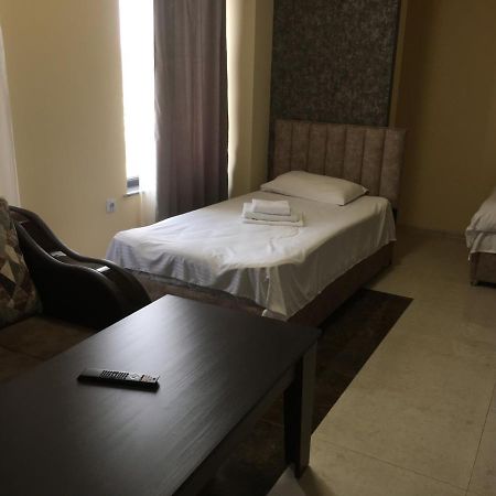Rp Hotel 耶烈万 外观 照片