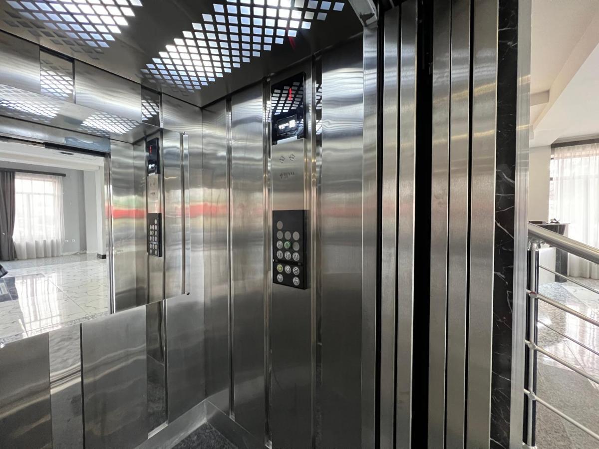 Rp Hotel 耶烈万 外观 照片