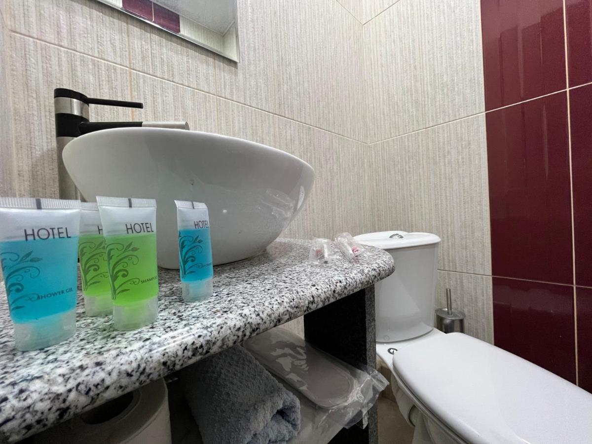 Rp Hotel 耶烈万 外观 照片