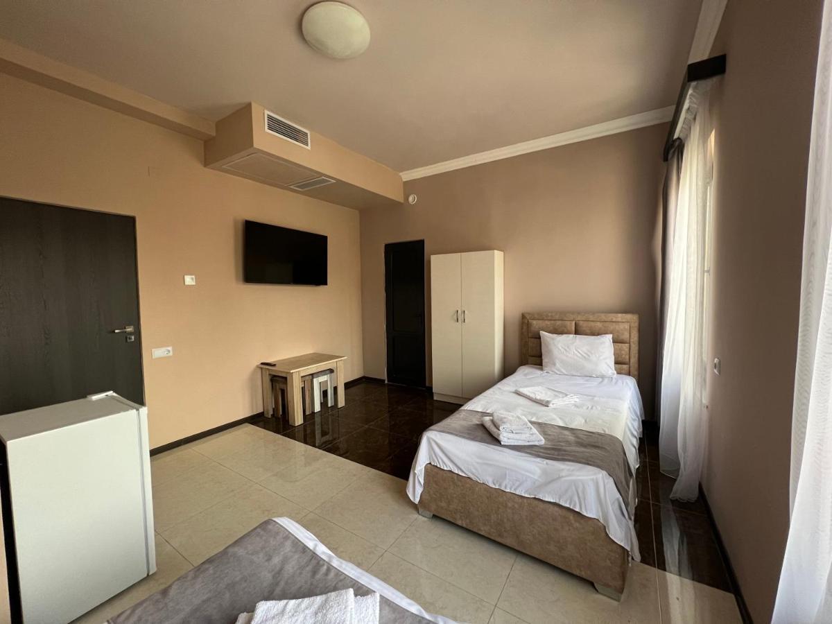 Rp Hotel 耶烈万 外观 照片