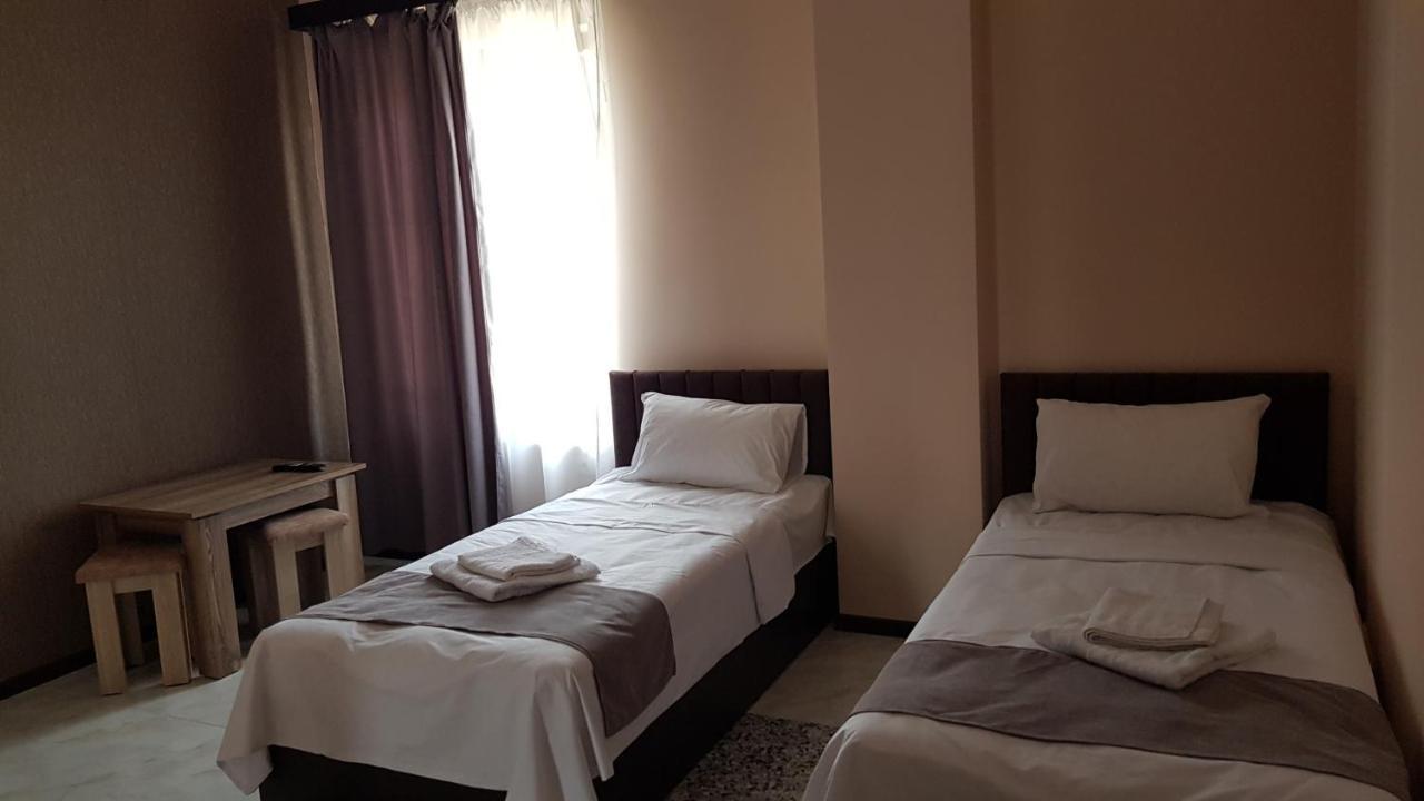 Rp Hotel 耶烈万 外观 照片