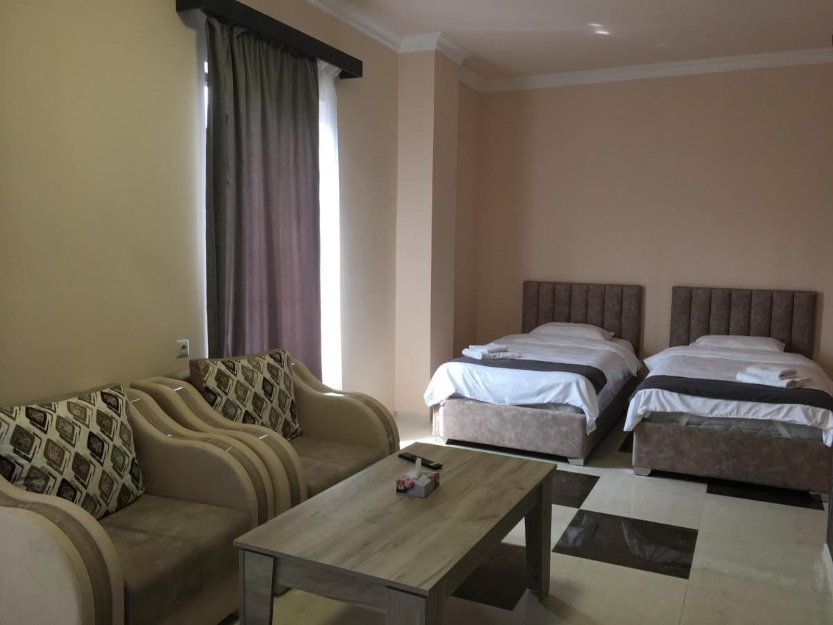 Rp Hotel 耶烈万 外观 照片