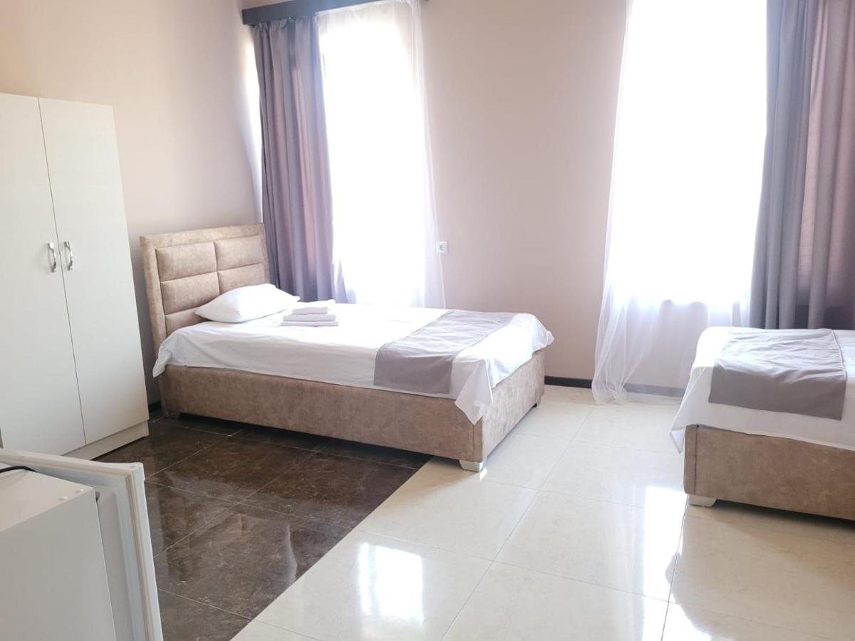 Rp Hotel 耶烈万 外观 照片
